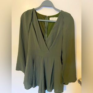 Charlie O by Kinnucan Olive Romper Cape size S